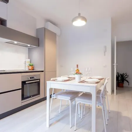 Navigli-metro-universita Wi-fi E Parcheggio Free Apartment Milan