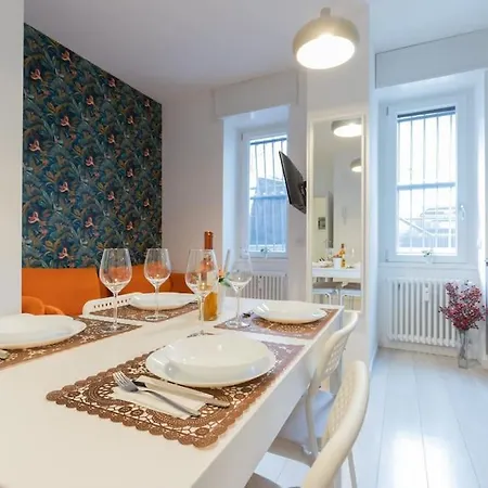 Navigli-metro-universita Wi-fi E Parcheggio Free Apartment Milan